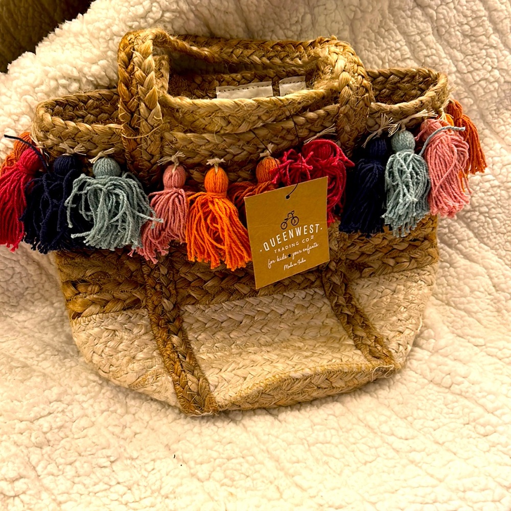 Queenwest trading company woven totebag. NEW! Beautiful colorful yarn fringe!
